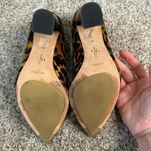 COLE HAAN Women's Chelsea Block Heel Pump Size 7B In Woodbury/Ocelot - Picture 5 of 7